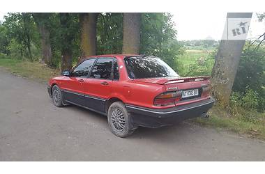 Седан Mitsubishi Galant 1988 в Ивано-Франковске