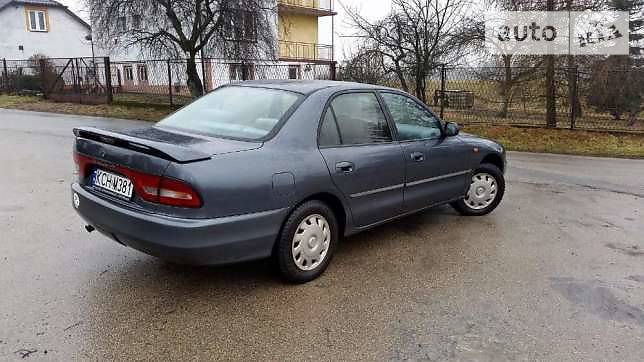 Седан Mitsubishi Galant 1994 в Нововолынске