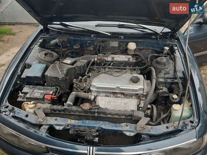 Седан Mitsubishi Galant 1994 в Черновцах