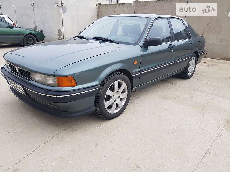 Хэтчбек Mitsubishi Galant 1989 в 