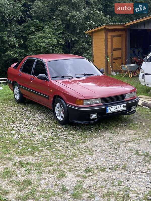 Седан Mitsubishi Galant 1990 в Верховині