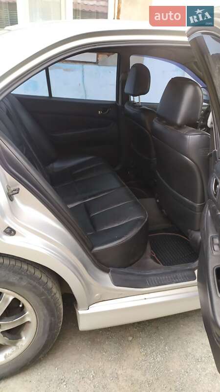 Седан Mitsubishi Galant 2001 в Саврані