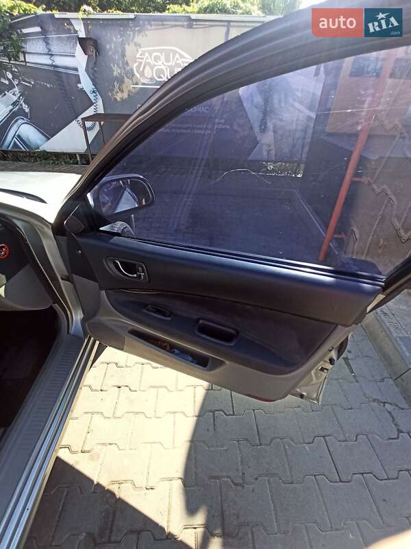 Седан Mitsubishi Galant 1998 в Черновцах