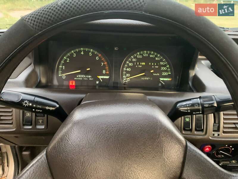 Седан Mitsubishi Galant 1988 в Жовтих Водах