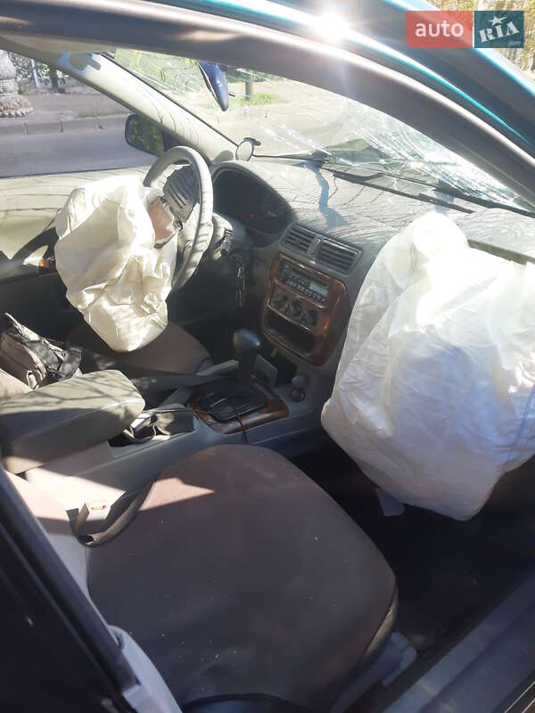Седан Mitsubishi Galant 1999 в Києві