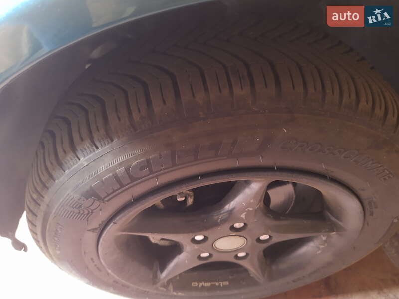 Седан Mitsubishi Galant 1999 в Києві