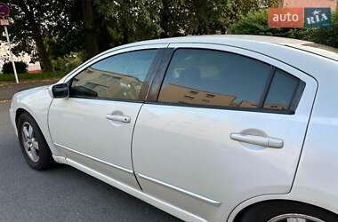 Седан Mitsubishi Galant 2004 в 