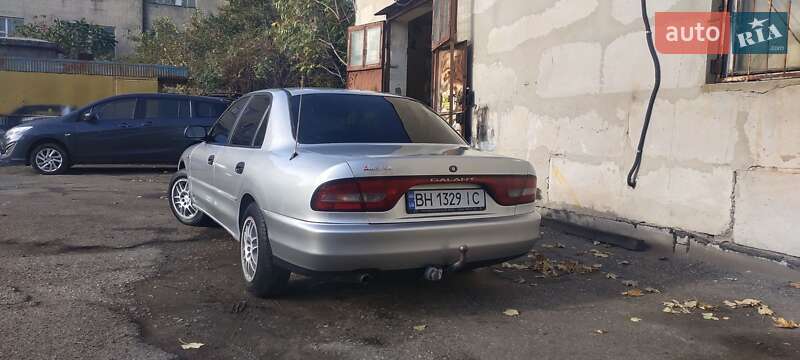 Седан Mitsubishi Galant 1993 в Одессе
