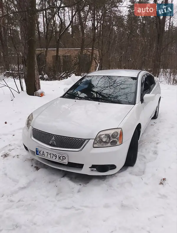 Mitsubishi Galant 2011