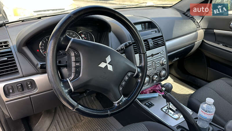 Седан Mitsubishi Galant 2009 в Києві