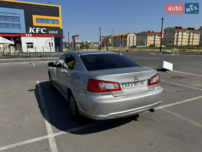 Седан Mitsubishi Galant 2008 в Киеве