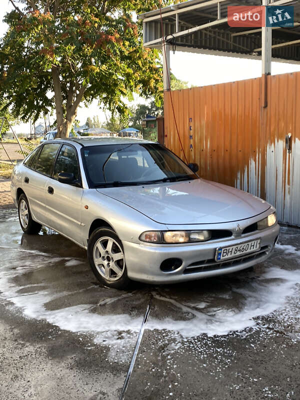 Седан Mitsubishi Galant 1996 в Николаеве