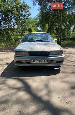 Седан Mitsubishi Galant 1992 в Киеве