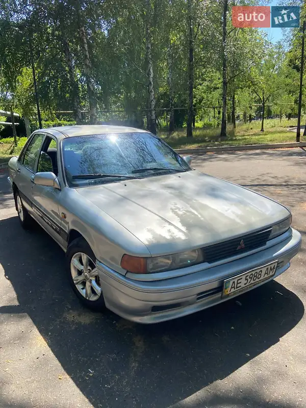 Mitsubishi Galant