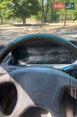 Седан Mitsubishi Galant 1992 в Киеве