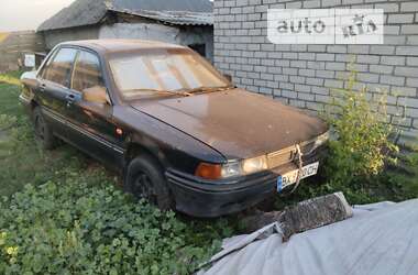 Седан Mitsubishi Galant 1989 в Шепетівці