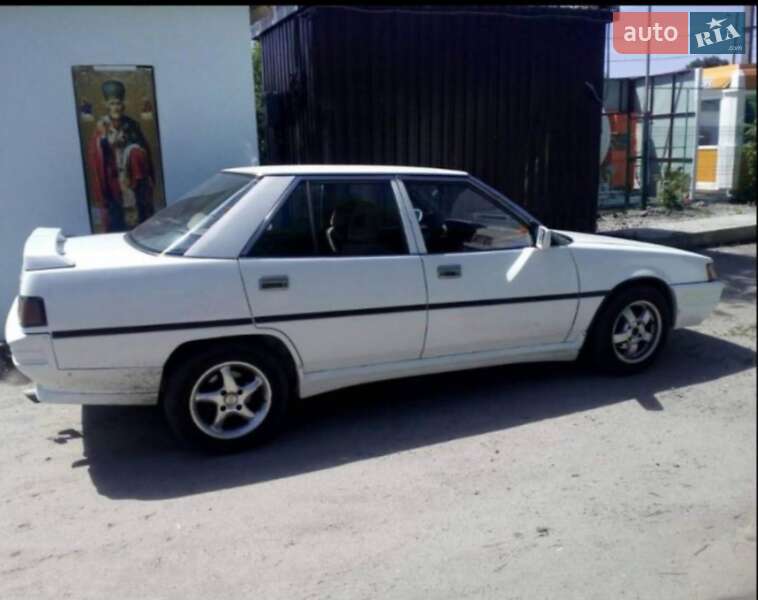Седан Mitsubishi Galant 1986 в Днепре