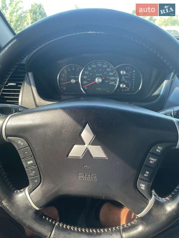 Седан Mitsubishi Galant 2008 в Буче