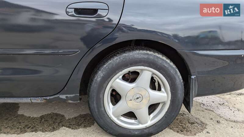 Ліфтбек Mitsubishi Galant 1993 в Шумську