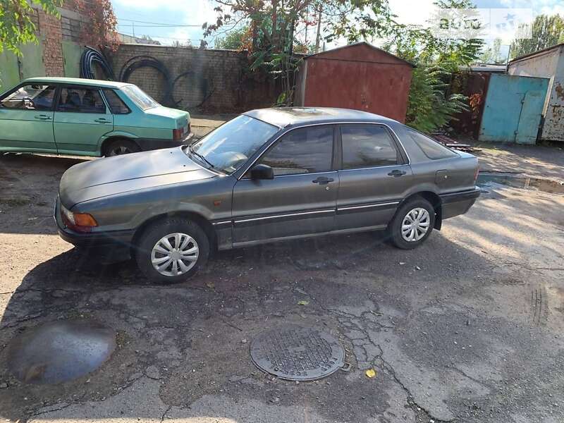 Седан Mitsubishi Galant 1990 в Миколаєві