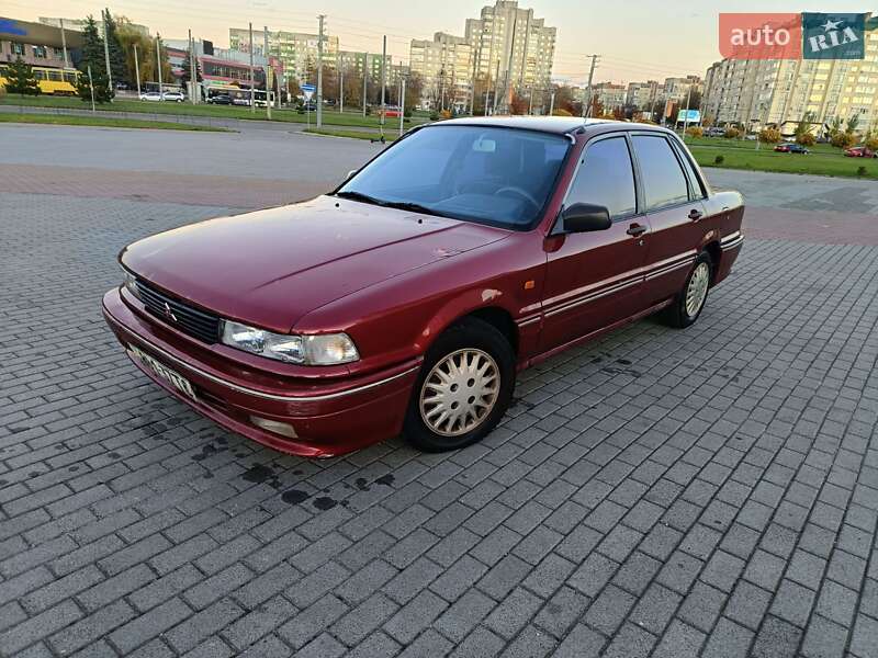Седан Mitsubishi Galant 1992 в Львове