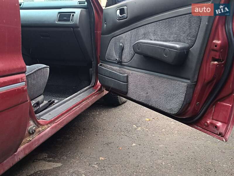 Седан Mitsubishi Galant 1992 в Львове