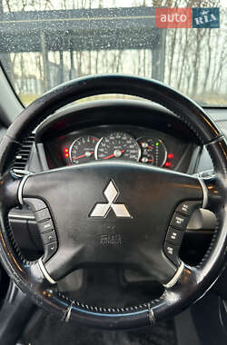 Седан Mitsubishi Galant 2009 в Львові