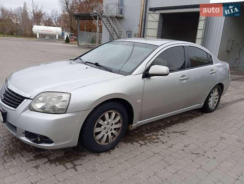 Седан Mitsubishi Galant 2009 в Староконстантинове