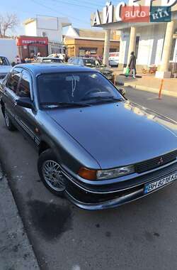 Седан Mitsubishi Galant 1989 в Ізмаїлі