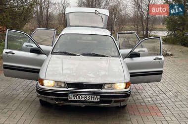 Ліфтбек Mitsubishi Galant 1989 в Запоріжжі