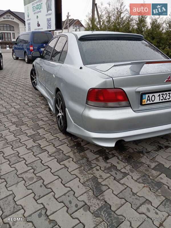 Седан Mitsubishi Galant 1999 в Іршаві