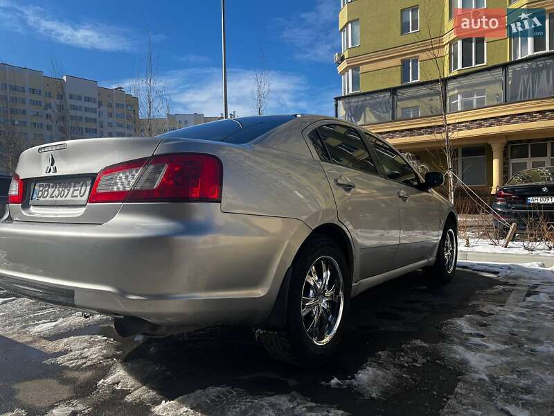 Седан Mitsubishi Galant 2008 в Софиевской Борщаговке