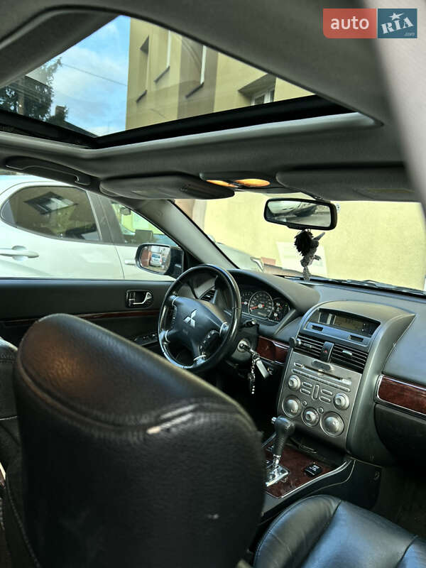 Седан Mitsubishi Galant 2009 в Решетиловке