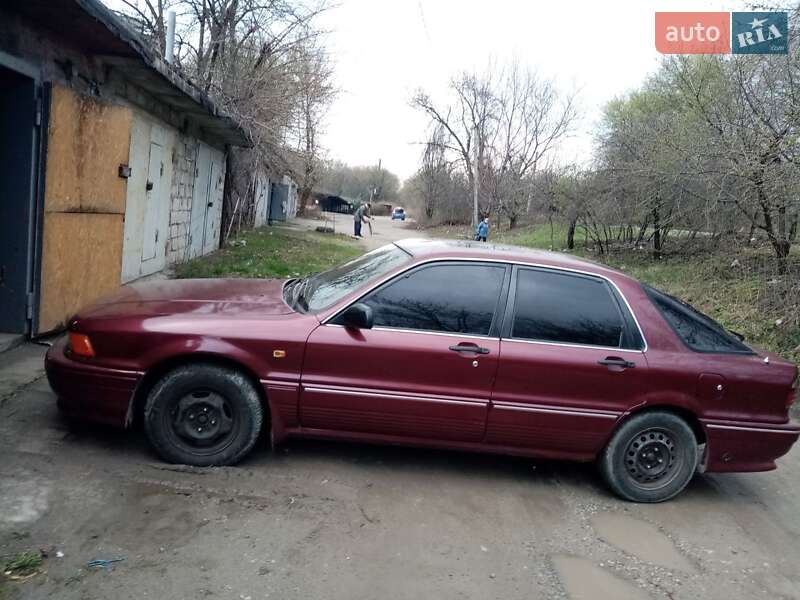 Ліфтбек Mitsubishi Galant 1992 в Кам'янському