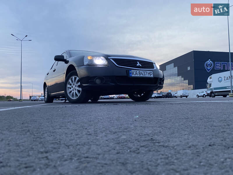 Седан Mitsubishi Galant 2009 в 