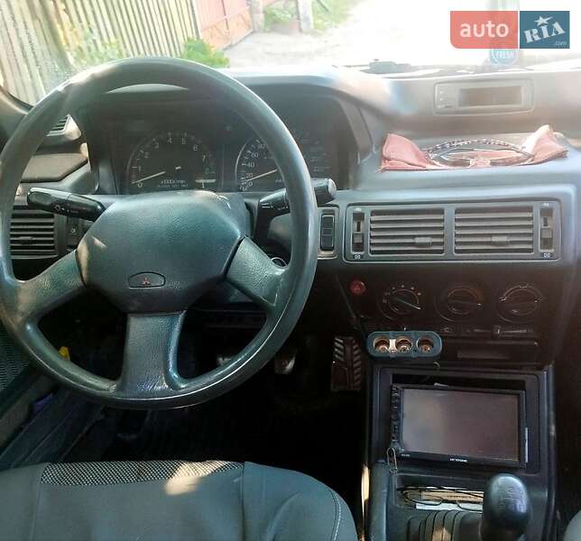 Седан Mitsubishi Galant 1988 в Первомайске