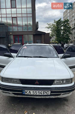 Седан Mitsubishi Galant 1990 в Киеве