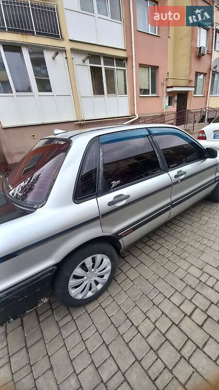 Седан Mitsubishi Galant 1988 в 