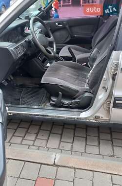 Седан Mitsubishi Galant 1988 в 