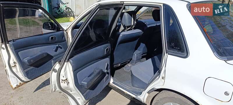 Седан Mitsubishi Galant 1993 в Києві