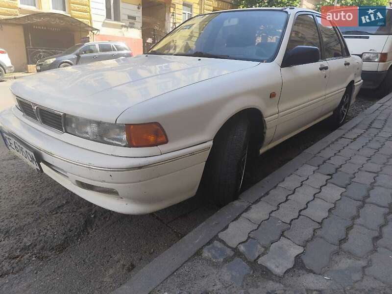 Седан Mitsubishi Galant 1992 в Черновцах