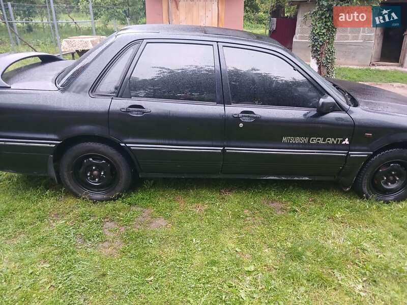 Седан Mitsubishi Galant 1991 в Гайсину