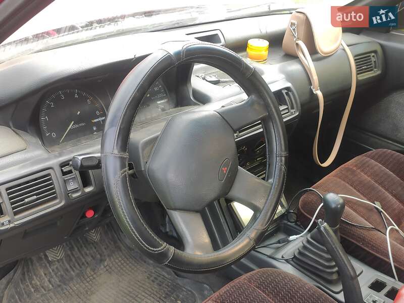 Седан Mitsubishi Galant 1988 в Броварах