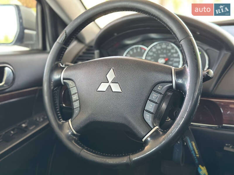 Седан Mitsubishi Galant 2008 в Днепре