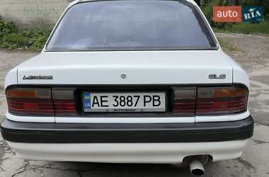 Седан Mitsubishi Galant 1988 в 