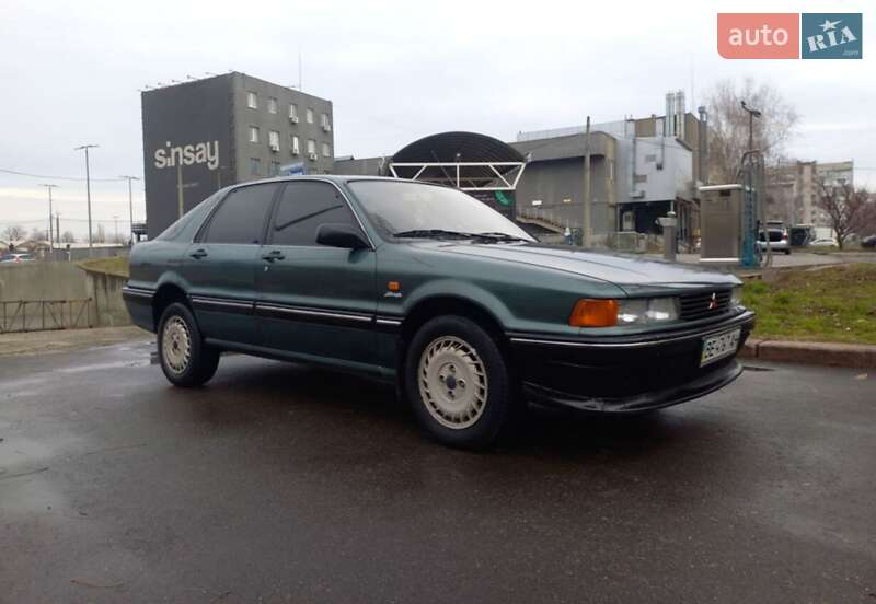 Mitsubishi Galant 1989
