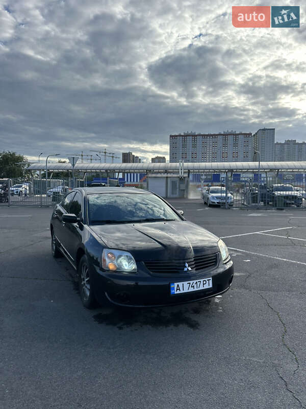 Седан Mitsubishi Galant 2004 в Киеве