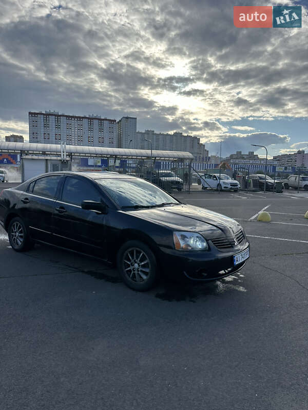 Седан Mitsubishi Galant 2004 в Киеве