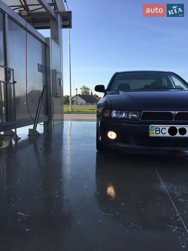 Mitsubishi Galant