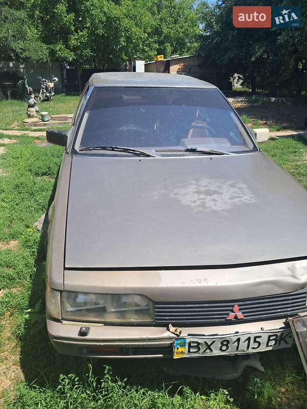 Седан Mitsubishi Galant 1987 в Дунаевцах